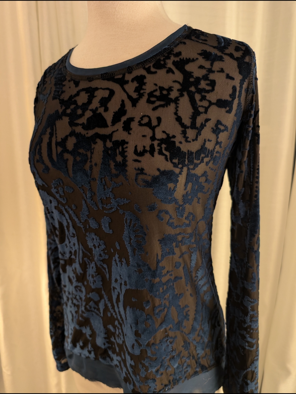 Vera Wang Burnout Velvet Long Sleeve Crew Top